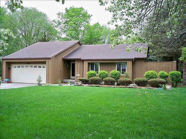 1st image of 36765 Huron River Dr