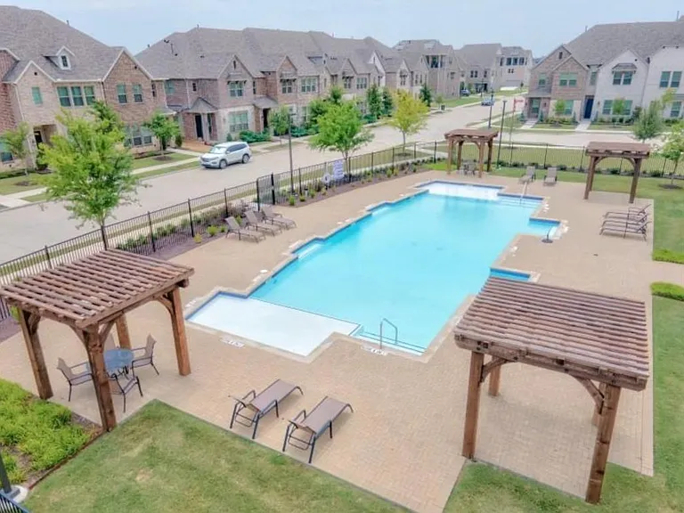 1564 Windermere Way — Photo 3