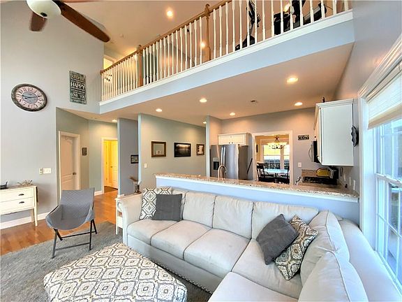 5th image of 121 Broyles Cir