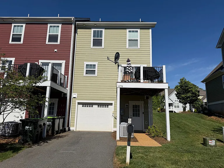 1256 Haden Pl — Photo 4