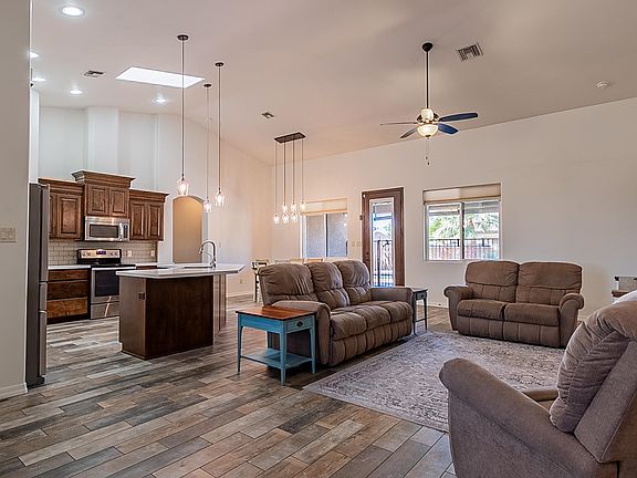 3rd image of 3744 S Plowman Dr