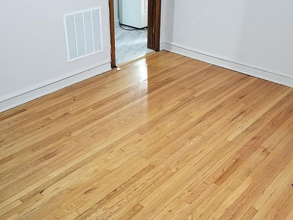 3rd image of 7031 S Fairfield Ave #1F