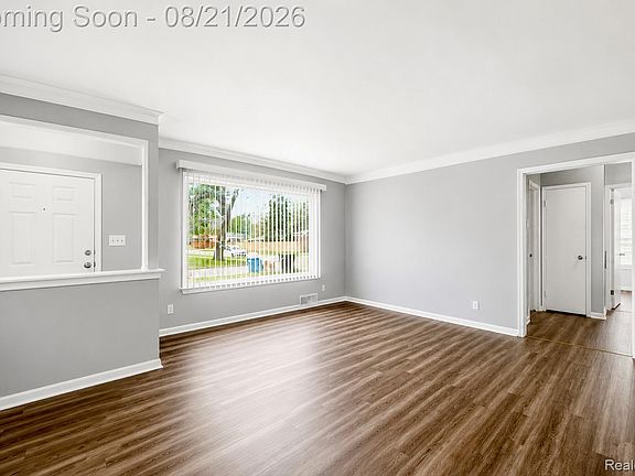 5th image of 28326 Alden St