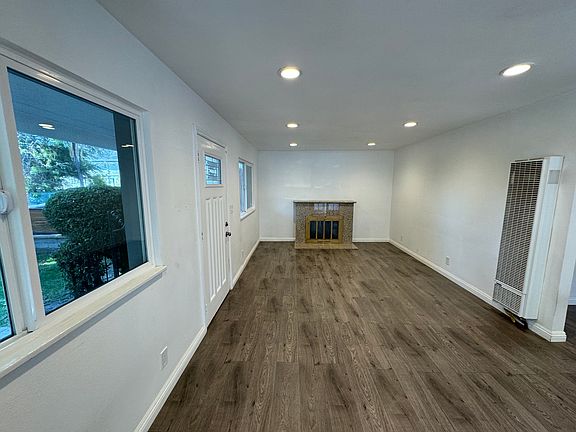 4th image of 5076 Hermosa Ave