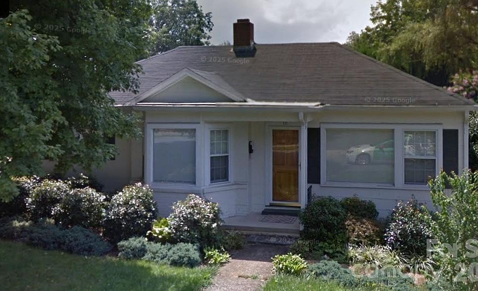 1st image of 111 Greenbriar Ln