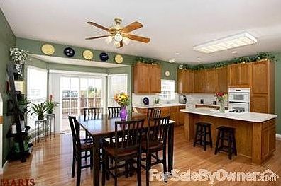 Spacious kitchen with breakfast bar