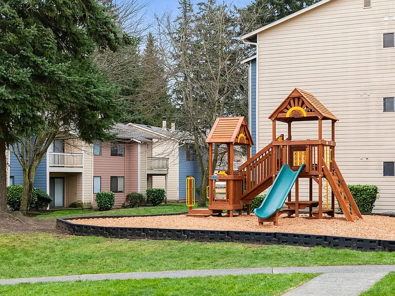Crystal Springs Apartments — Photo 13