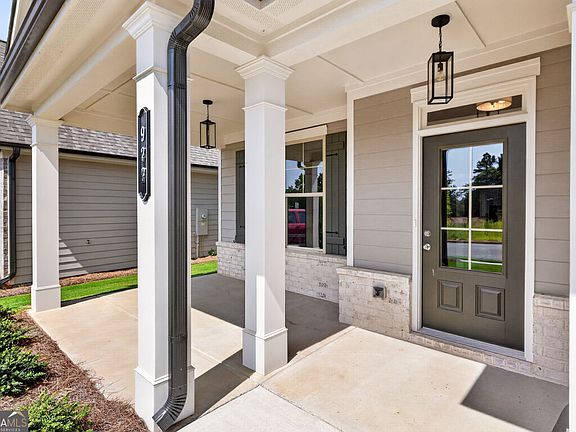 4th image of 922 Homepark Cir