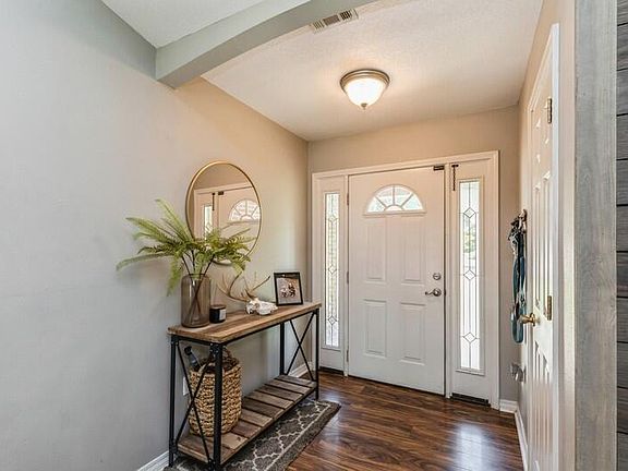 4th image of 203 Rosewood Ave