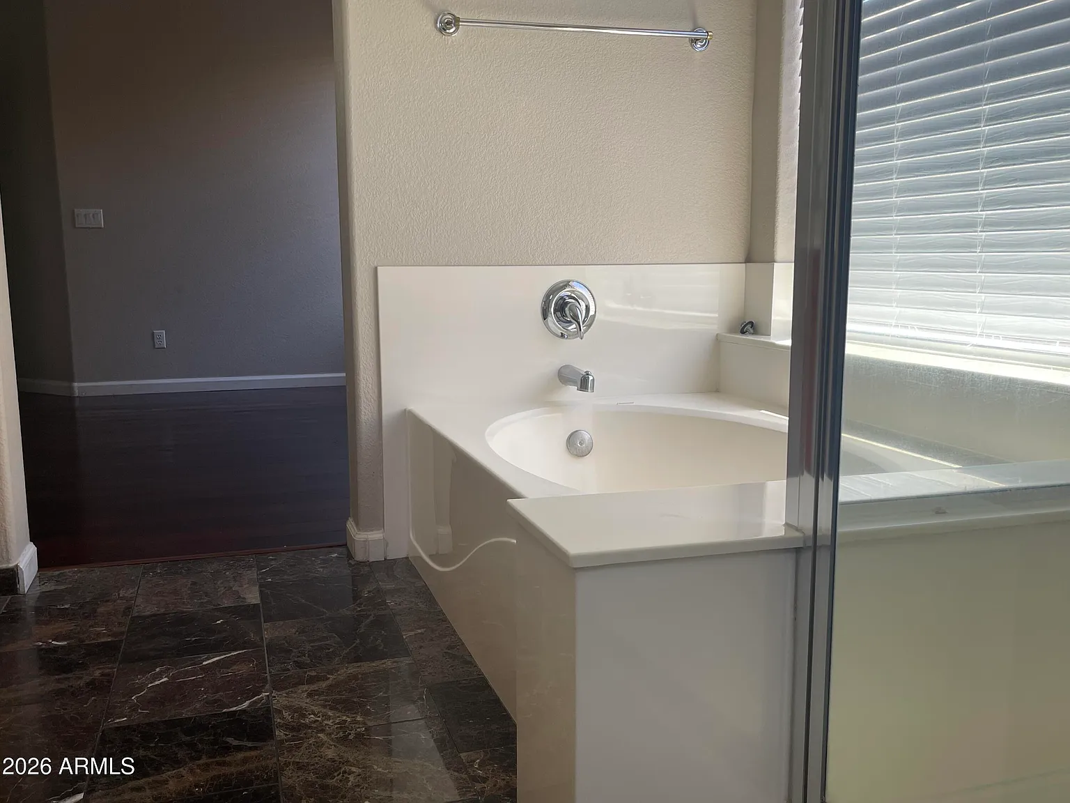 4 bed, 3.0 bath, 1893 sqft, $2,300 — Photo 4