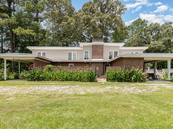 2868 Old School Rd, Four Oaks, NC 27524