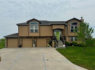21743 Johnson Ct, Spring Hill, KS 66083