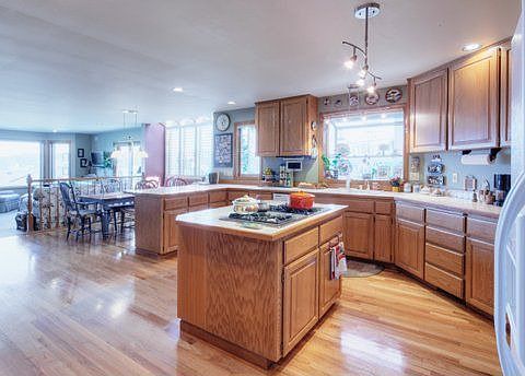 4th image of 4005 NE 160th St