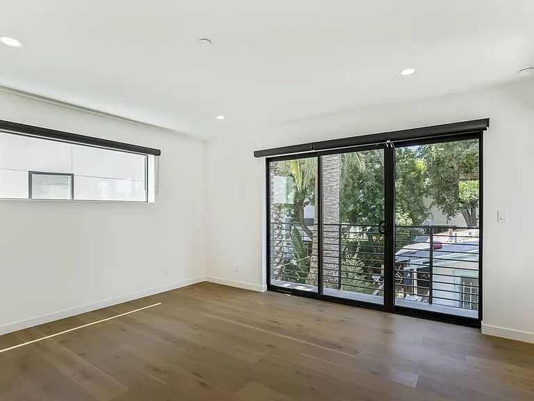 538 Vernon Ave — Photo 19