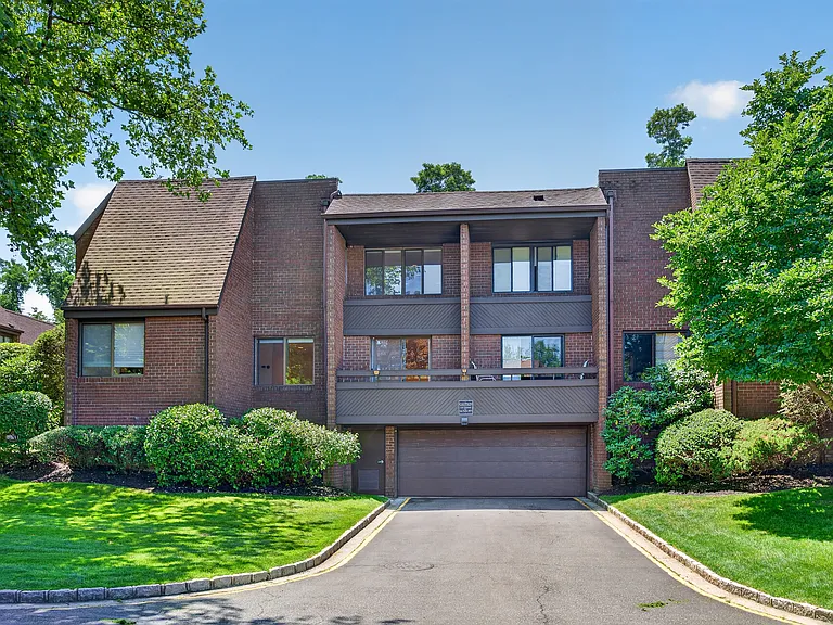 46 Acorn Ponds Dr #46 — Photo 25