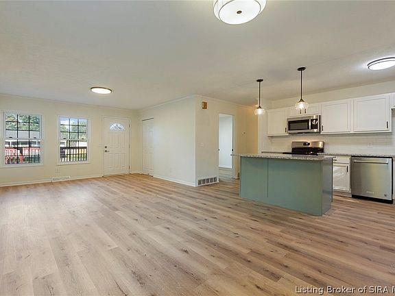 4th image of 112 Venetian Way