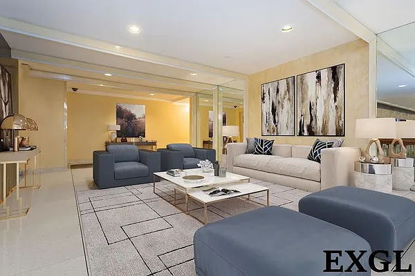 Sold by Green Light Real Estate Group Corp | media 4