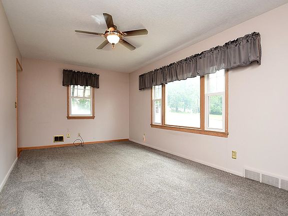 4th image of 8625 Blondo St