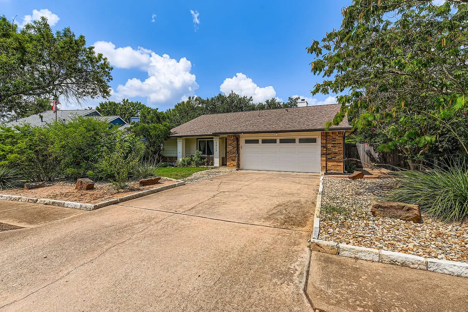 4 bed, 2100 sqft, $8,521 — Photo 1