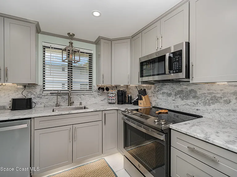 7101 Ridgewood Ave #102 — Photo 8