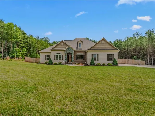 9637 Creek Farm Rd, Tobaccoville, NC 27050