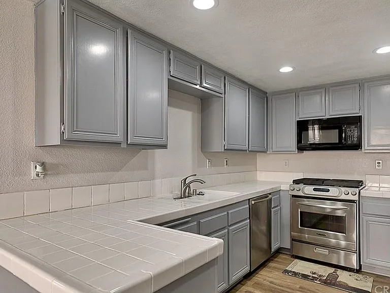 25136 Steinbeck Ave #D — Photo 7