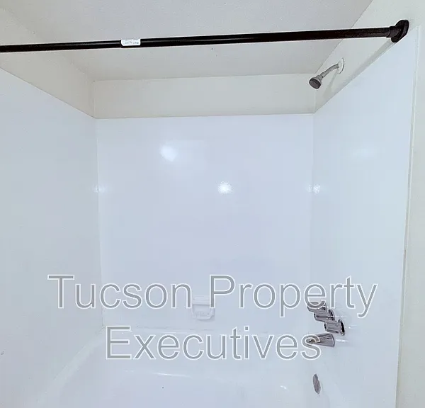 319 E Mohave Rd #108 — Photo 2