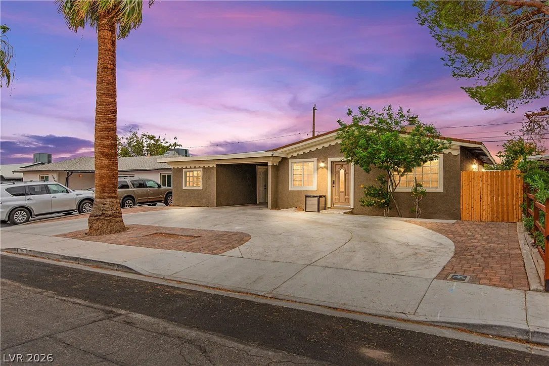 4 bed, 1296 sqft, $3,000 — Photo 1