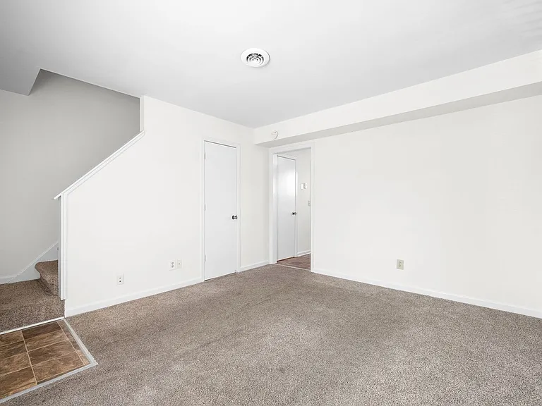 W Knollwood Cir - 1500 — Photo 6