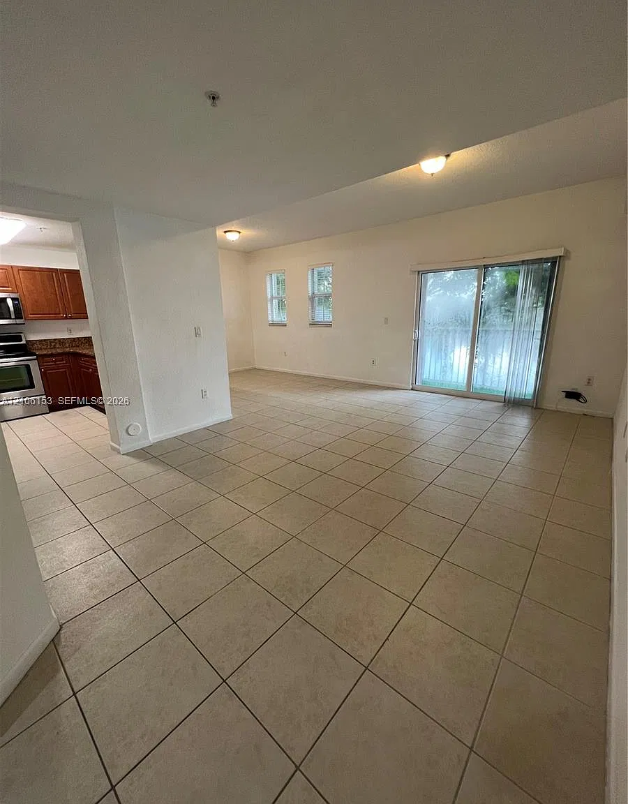 Promenade Shores At Doral — Photo 4