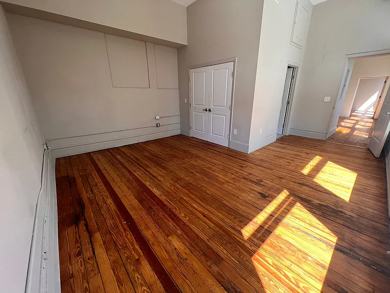 442 Main St — Photo 8