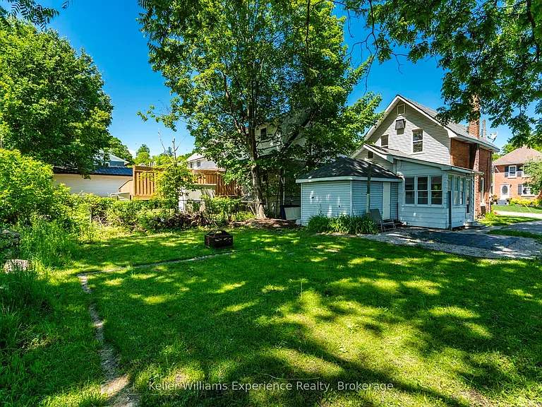 647 Ottawa St — Photo 34