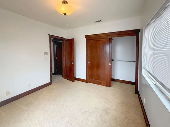 4th image of 828 E Thompson Blvd Unit G