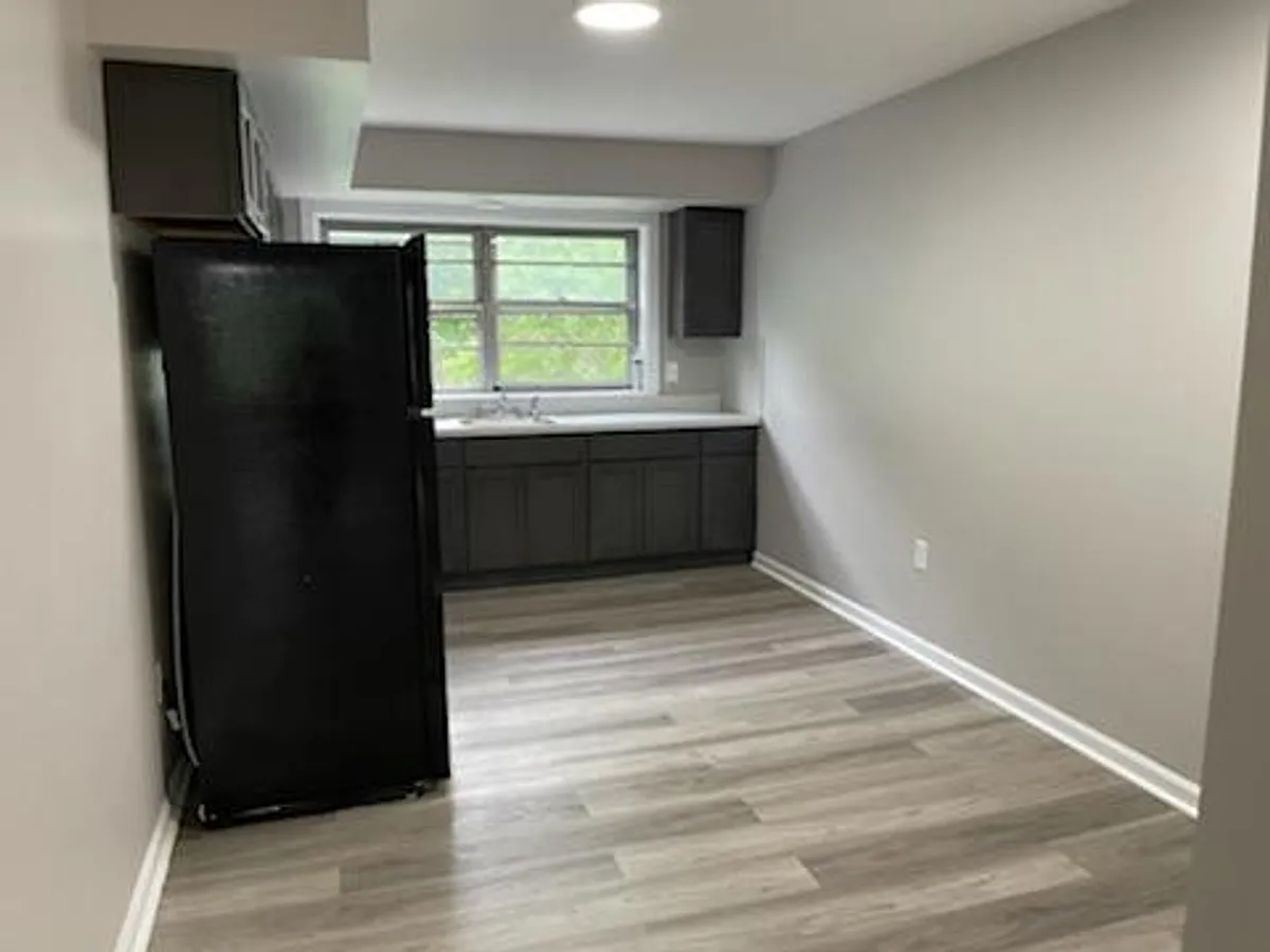 Building Photo - Maple Ave Apartments