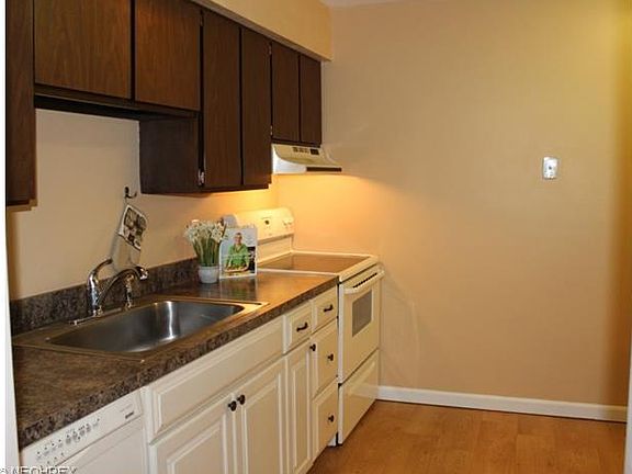4th image of 77 Atterbury Blvd APT 212