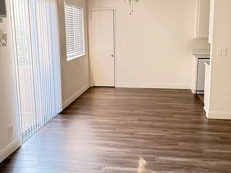 3752 Hughes Ave #19 — Photo 4