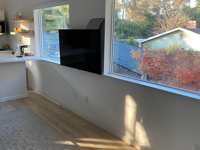 2553 Los Feliz Way #B — Photo 7