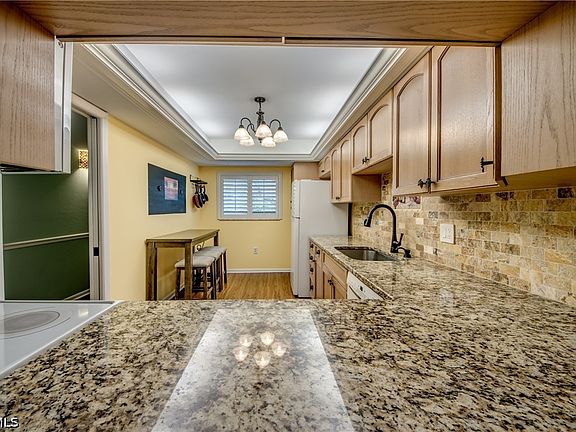 4th image of 6725 Winkler Rd APT B202