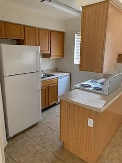 418 E Navajo Ave — Photo 3