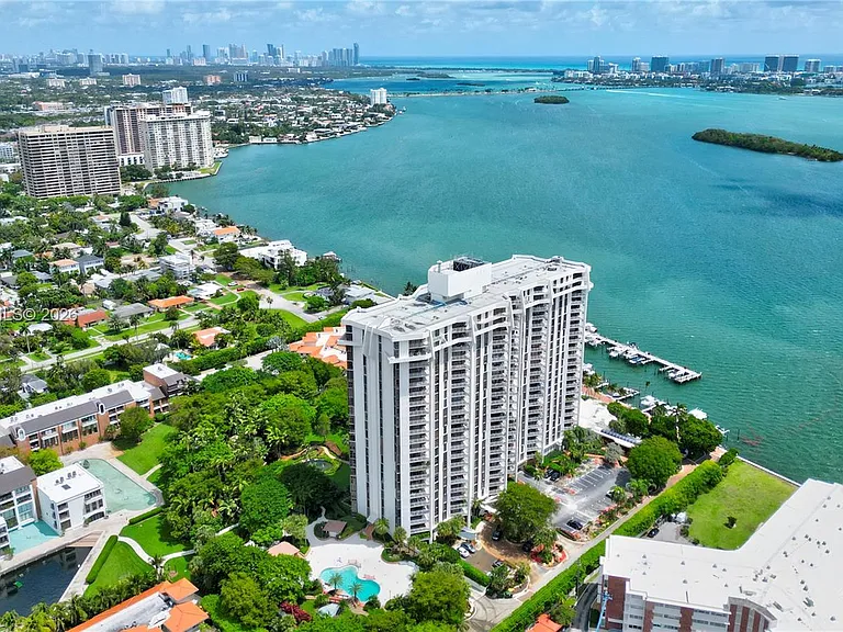 4000 Towerside Ter #908 — Photo 20