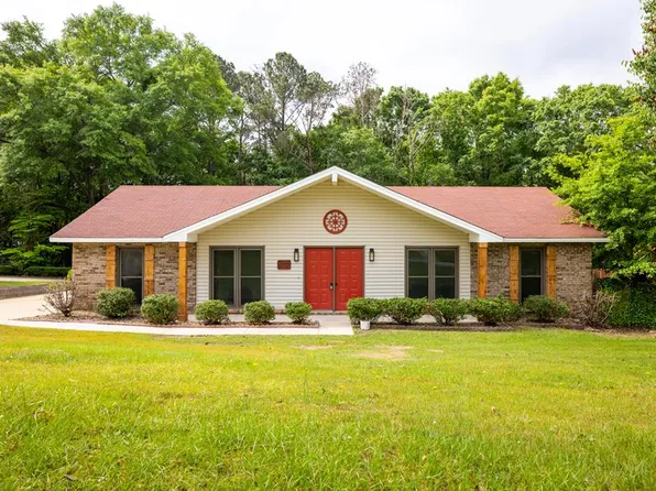 2405 Beacon St, Phenix City, AL 36867