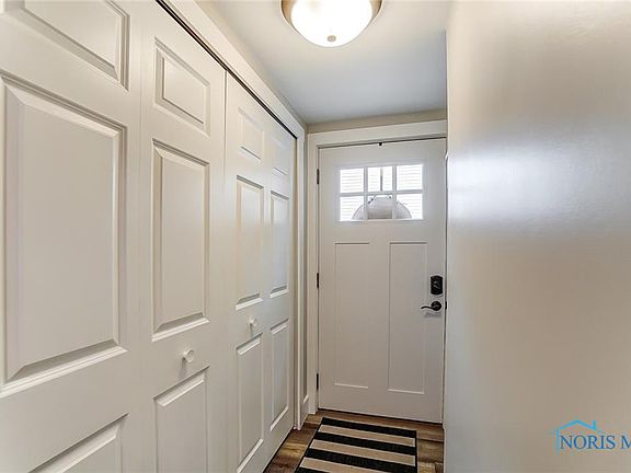 5th image of 434 W 3rd St