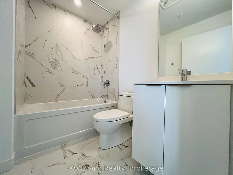 7 Golden Lion Hts #905N — Photo 8