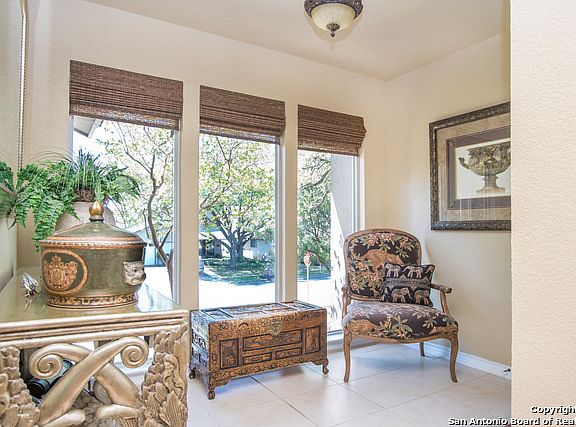 2nd image of 3262 Swandale Dr