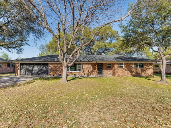 417 Cranbrook Dr, Woodway, TX 76712