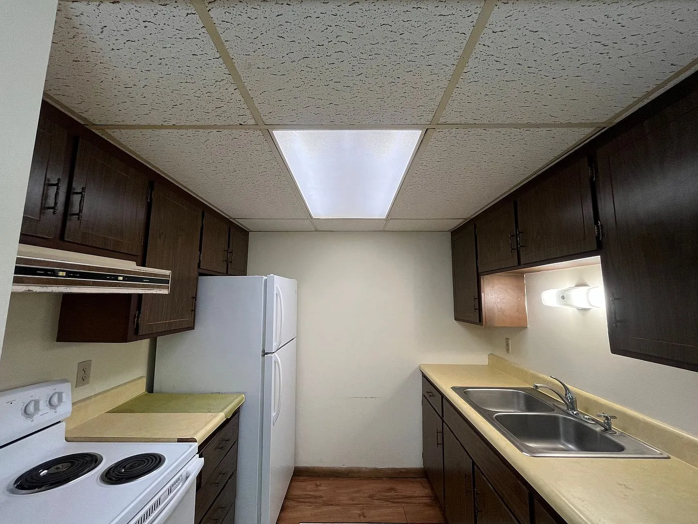 1116 2nd Street SE - Uptown Apartments — Photo 4