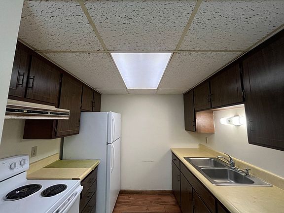 4th image of 1116 2nd St SE #6