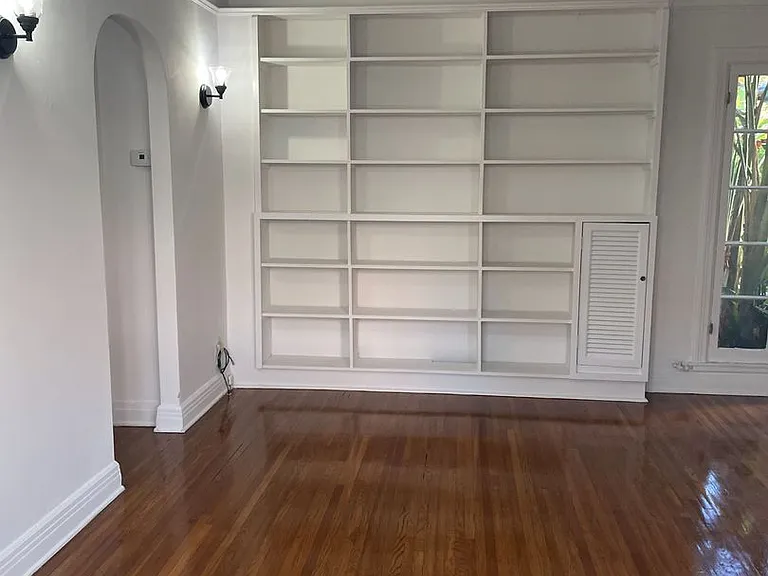 1002 N Sweetzer Ave — Photo 12
