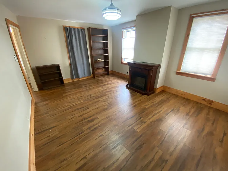 235 E Lamb St — Photo 4