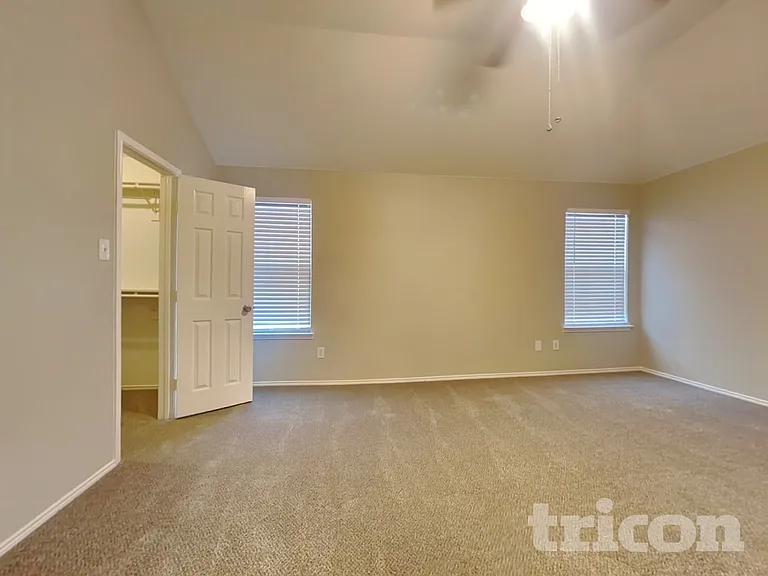 2705 Lynx Ln — Photo 6